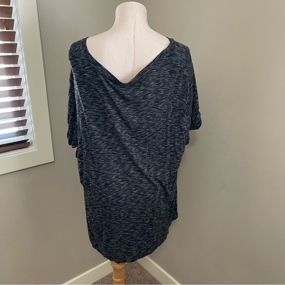 LOVE AND LEGEND Plus Size Comfy T-Shirt Graphic Tee with Lip Design - Picture 3 of 6